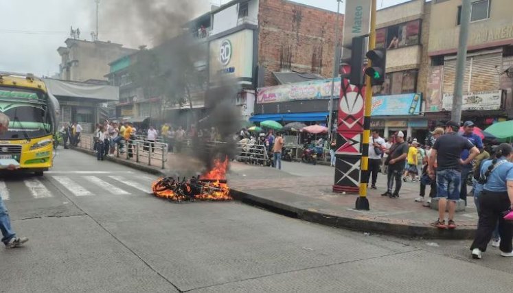 MOTO QUEMADA