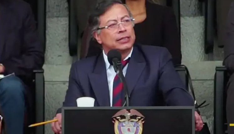 Minuto-de-silencio-petro