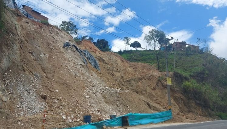 El Idean declara la alerta roja ante el inminente peligro por deslizamientos de tierra. 