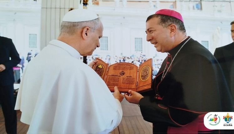 El cardenal de Colombia visita a Ocaña para conocer la realidad de la zona del Catatumbo.
