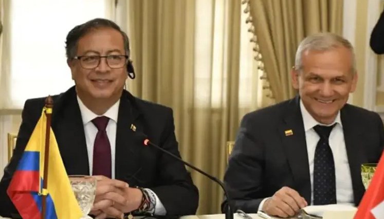 Petro-y-carlos-ramón
