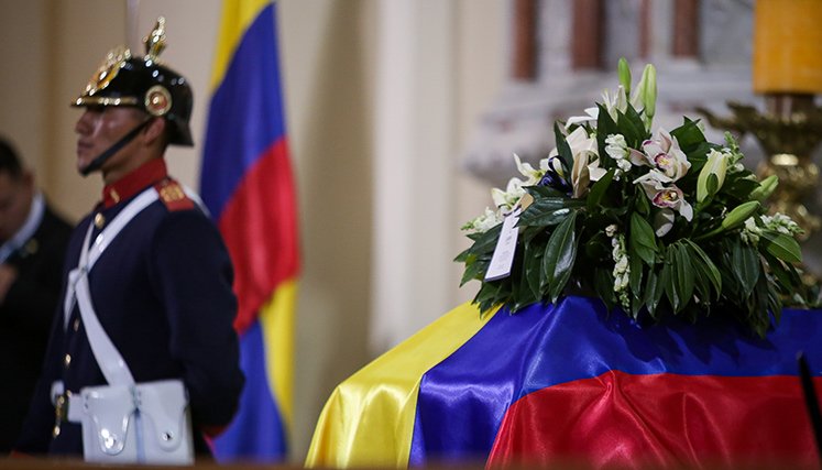 eucaristia-miguel-uribe