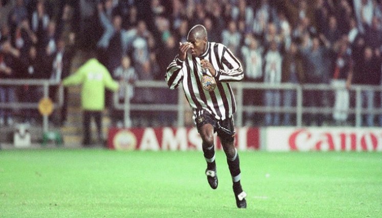 Faustino 'El Tino' Asprilla, gran figura con el Newcastle, le endosó un  hat-trick  al FC Barcelona, en la Champions League de la temporada 1997-1998.
