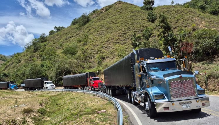 Pérdidas incalculables reportan los gremios del Norte de Santander ante el bloqueo adelantado en el sector El Tarrita.