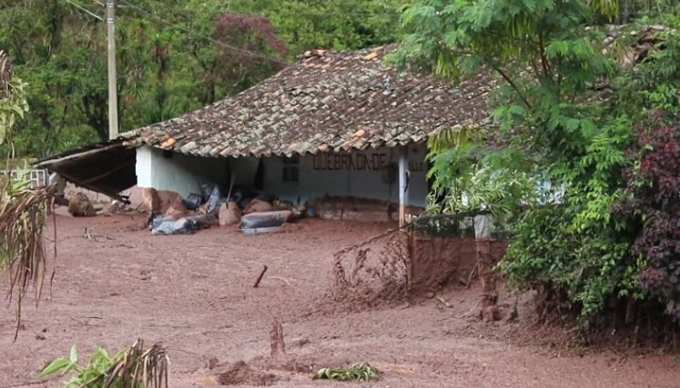 Los damnificados esperan que no sean olvidados con el reasentamiento humano.