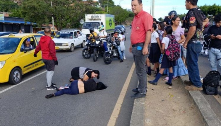 Mujer voló sobre el separador