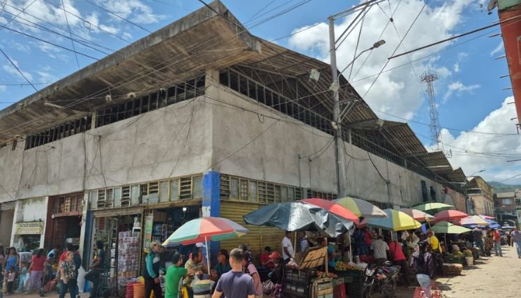 Cansados por el abandono estatal se encuentran moradores del barrio San José de Ocaña.