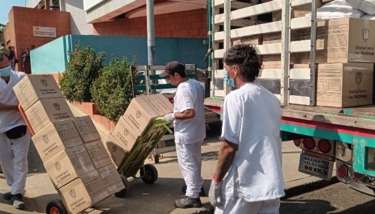 Más de 600 kits de ayuda humanitaria para las víctimas del Catatumbo se entregaron ayer/Foto Orlando Carvajal/La Opinión