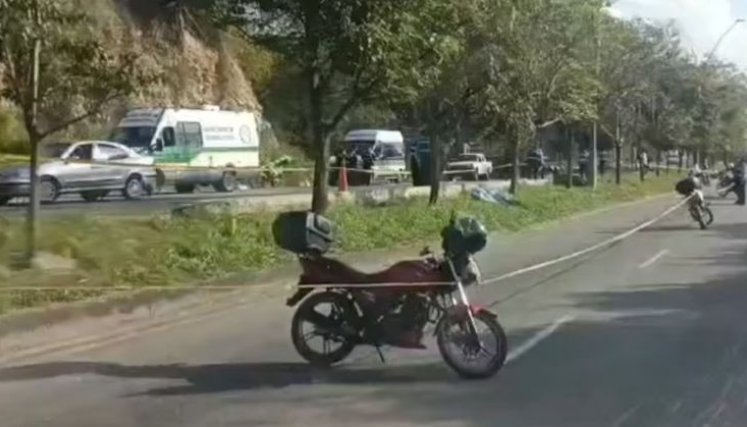 Motociclista murió tras violento choque contra el separador en la vía Bucaramanga–Girón