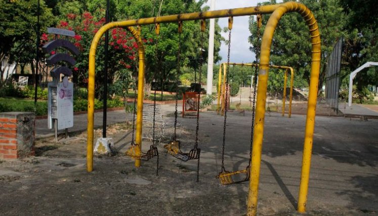 Uno de los principales problemas en Niza son sus espacios públicos deteriorados