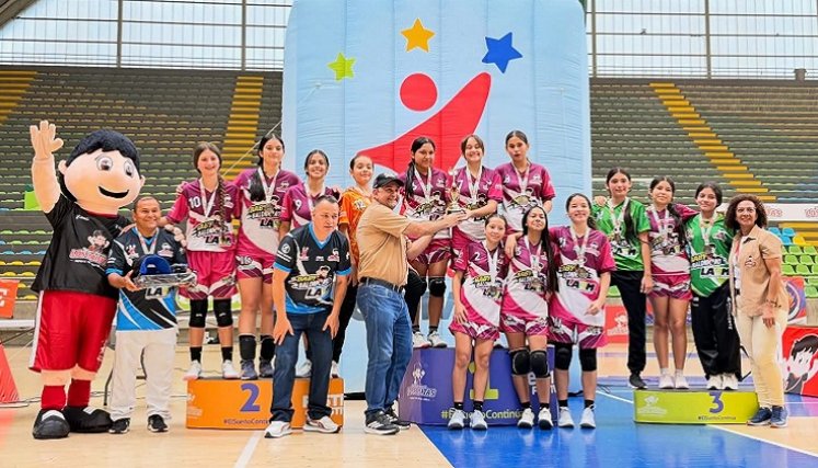 El equipo femenino de Sardinata fue una grata sorpresa en el Babybalonmano.