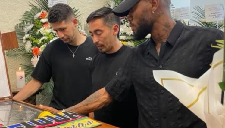 Jugadores del Bucaramanga acompañaron exequias de hincha asesinado Camilo Rojas