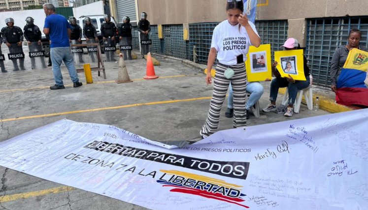 El Ministerio del Interior venezolano, a la cabeza de Diosdado Cabello, sostiene que más de 800 personas han sido excarceladas desde antes de diciembre a la fecha