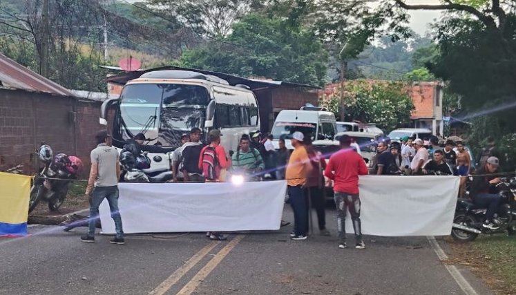 CIERRE VIAL POR PARO ARROCERO 