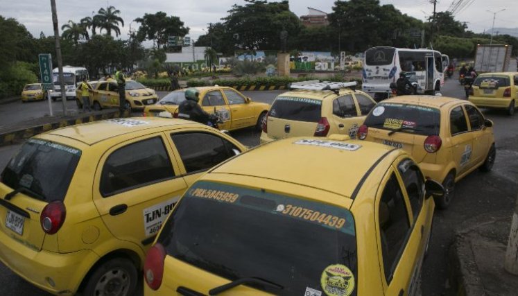 30 mil taxistas usan Uber en Colombia
