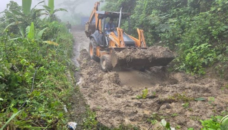 Autoridades han dispuesto de maquinaria amarilla para atender emergencias
