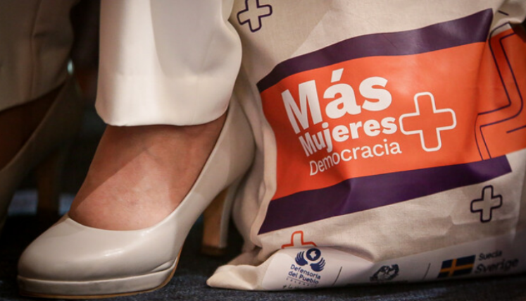 Mas mujeres mas democracia