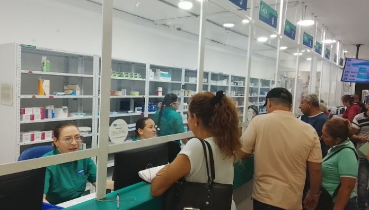 De 30 usuarios solo a uno le entregan parte de sus medicinas, el resto queda pendiente./Foto Orlando Carvajal