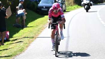El irlandés Ben Healy (EF) sorprendió en la sexta etapa.
