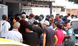 Al menos 300 campesinos se tomaron la sede del PNIS