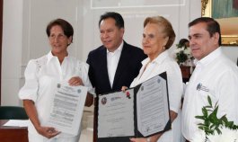 Reconocimiento a Martha Eslava de Hernández./Foto Stefany Peñaloza