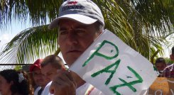 Los acuerdos pretenden liberar a la población de la guerra . 