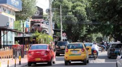 Los Caobos comerciales