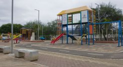 Parque principal del barrio Los Olivos.