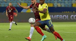 Duván Zapata ha marcado cuatro goles con la camisa de la Selección Colombia. 