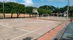 El moderno escenario es reclamado por los vecinos al Área Metropolitana.