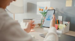 La encuesta de Infobip fue realizada a 1.125 personas de entre 25 y 54 años, con un nivel socioeconómico medio o alto y que tuvieran al menos cuatro productos (tarjeta de débito, tarjeta de crédito, cuenta bancaria, préstamo, etc.) . / Foto: Freepik