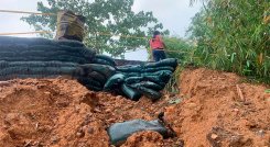 Un muro que se construyó para los estribos empezó a desplomarse. Foto Cortesía