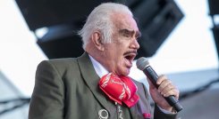 Vicente Fernández.