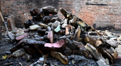 En su fábrica elaboraba zapatos colegiales y baletas. 