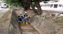 Limpieza de canal trae tranquilidad al barrio Claret./Foto: Cortesía./La Opinión.
