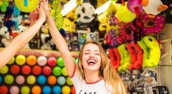 Digitalización de la industria de la felicidad y el entretenimiento