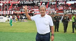 Jorge Luis Pinto, director técnico. 