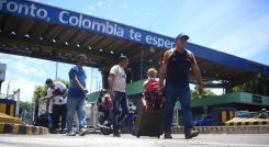 Desde que Nicolás Maduro asumió la presidencia en 2013, el país enfrenta una inflación descontrolada, escasez de alimentos y un deterioro de los derechos humanos. 