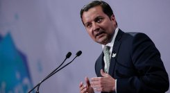 El exsenador David Luna, que recorre el país en una precampaña, habló sobre la consulta popular que promueve el Gobierno. / Foto: Achivo La Opinión.