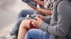 Uso del celular prohibido en aula de clases