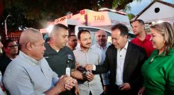 Gobernador William Villamizar entrega las llaves de las ambulancias a los alcaldes del Catatumbo/Foto cortesía