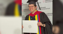 homenajeado por Harvard