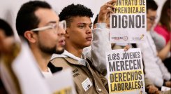 Que el contrato de aprendizaje sea laboral puede traer efectos negativos./ Foto Archivo