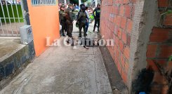 El joven mecánico Erny Esteban Guerrero Amaya quedo tendido en un callejón. / Foto Cortesía