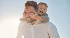 No se trata de borrar el pasado del padre, sino de reescribir nuestro propio futuro con su legado.