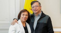 ROSA VILLAVICENCIO. 