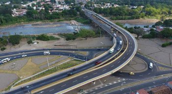 A más tardar en julio se estará dando inicio a los trabajos de la segunda fase del puente Benito Hernández. Foto: Archivo.