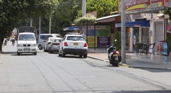 Los residentes de Prados del Este aseguran que los robos son diarios/ Luis A. Estévez/ La Opinión 