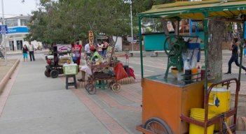 Los vendedores aseguran que han sido requeridos por las autoridades en varias ocasiones. /Foto: Luis Alfredo Estévez