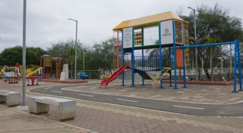 Parque principal del barrio Los Olivos.